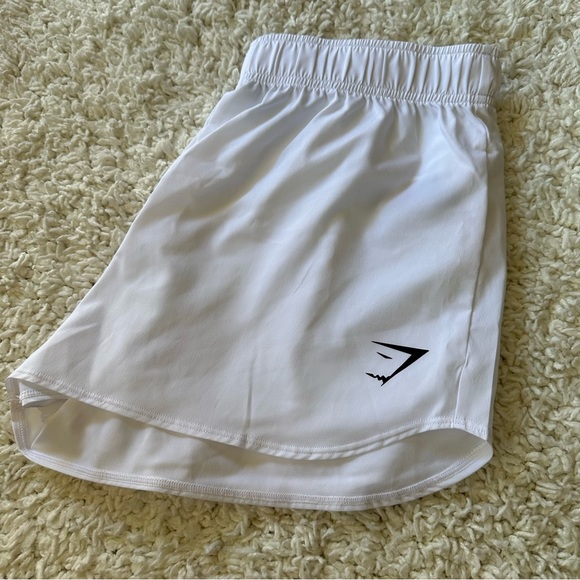 ESSENTIAL LOOSE TRAINING SHORTS - Picture 6 of 9